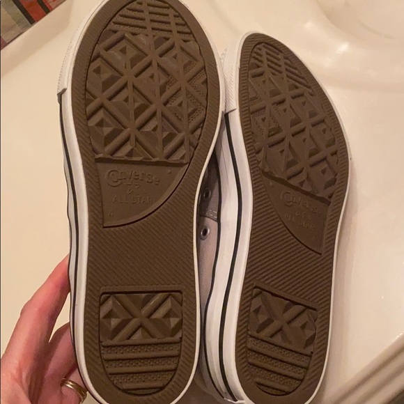 Converse shoes - Picture 4 of 5